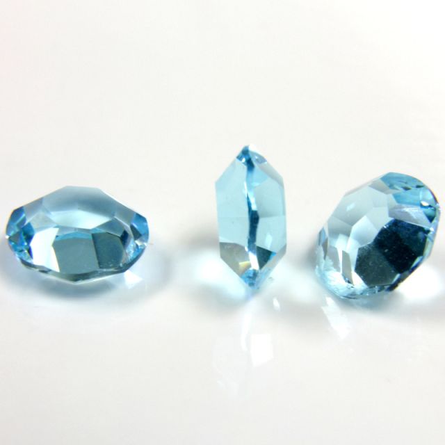 Cristale Preciosa MC CHANNEL MAXIMA SS29  Aqua Bohemica Unfoiled